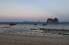 Longtail-Boote am Strand (Foto: chari , Ko Ngai, Krabi, Thailand am 28.01.2024) [5887]