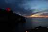 Kurz nach Sonnenuntergang: Der Turm von Porto leuchtet! (Foto: katarina , Porto, Korsika, Frankreich am 09.10.2018) [5097]
