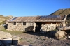Hauptgebäude mit Solarzellen (Foto: chari , Bergeries de Pozzi, Korsika, Frankreich am 27.09.2019) [5290]
