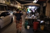 Streetfood-Laden am späten Aband (Foto: chari , George Town, Penang, Malaysia am 02.02.2024) [5907]