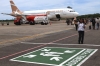 Abflug mit Einstieg über das Rollfeld (Foto: chari , Minangkabau International Airport, Sumatra, Indonesien am 03.04.2025) [6056]