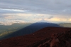 Schattenpyramide des Kerinci bei Sonnenaufgang (Foto: chari , Gunung Kerinci, Sumatra, Indonesien am 21.04.2025) [6152]