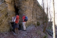 Eingang zur Bielsteinhöhle... (Foto: dirk , Bielsteinschlucht, Oberes Weserbergland 36, Deutschland am 18.04.2010) [1938]