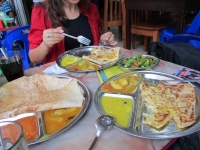 Frühstück - Roti und Tosai (Foto: chari , Sandakan, Sabah, Malaysia am 17.02.2011) [2159]