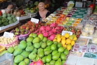 Unglaubliche Obst- und Gemüse-Vielfalt auf dem Markt bei Kundasang (Foto: katarina , Gunung Kinabalu, Sabah, Malaysia am 20.08.2016) [4698]