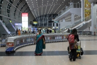 Ankunftshalle und Abflughalle des Flughafens (Foto: chari , Trivandrum International Airport, Kerala, Indien am 07.02.2020) [5346]