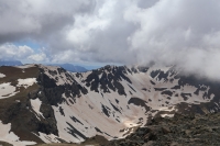 Blick vom Mosia-Gipfel zum Smolikas in Wolken (Foto: chari , Mosia, Epirus, Griechenland am 06.06.2026) [6303]