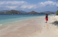 Spaziergang am Strand (Foto: chari , Gili Layar, Lombok, Indonesien am 02.08.2026) [6431]